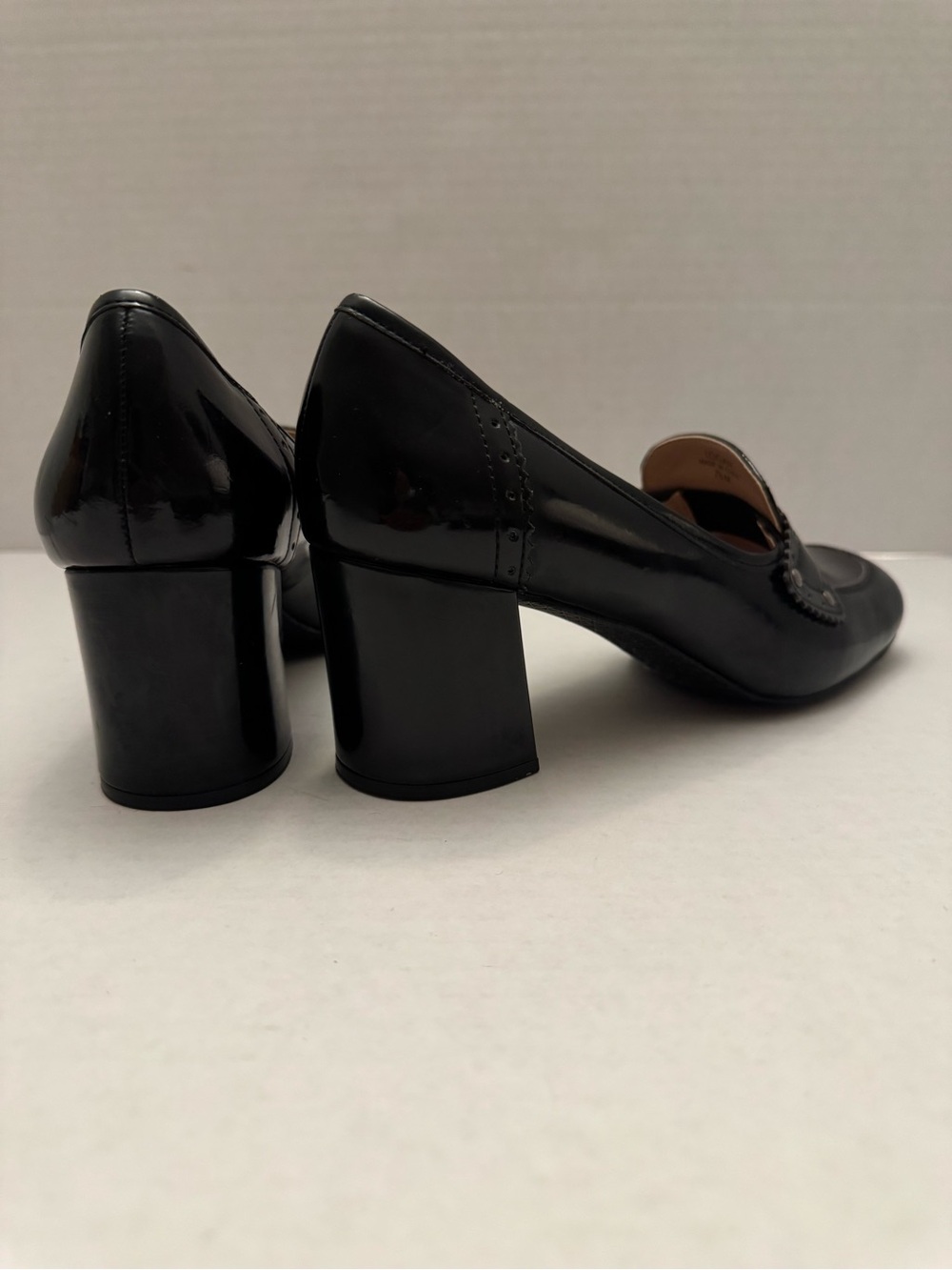 Tahari Logan Black Patent Heeled Penny Loafers Size 7.5M Classic Career - Picture 10 of 12
